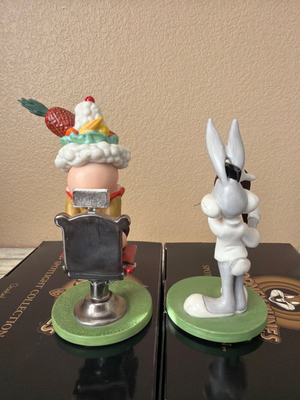 Goebel Looney Tunes Rabbit of Seville Bugs 3-Pc Barber Set w/FLAWS in Box - Picture 14 of 16